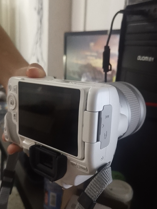 200d二代99新套18-55stm带盒子...