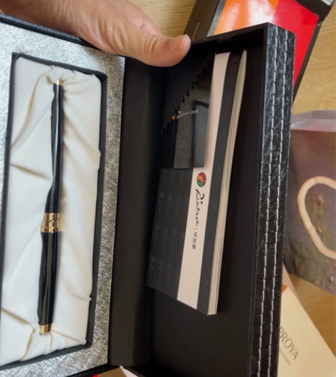 毕加索钢笔加墨水套装,适合送人,全新未拆封...