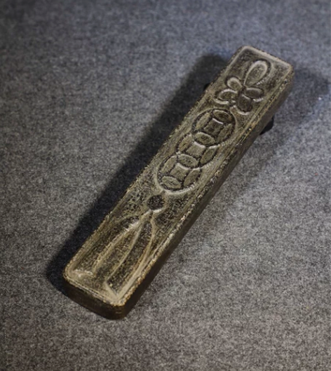 青石镇纸石 长23cm宽4.8cm高2.2...