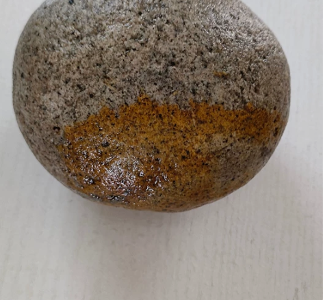 纯天然鹅卵石，无瑕疵，颜色的品相如图所见，...