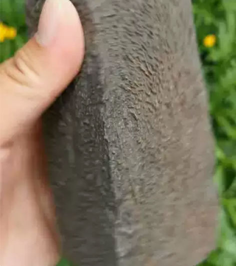 巴金鸡血石牛角冻，石根重，可以当镇纸，山子...