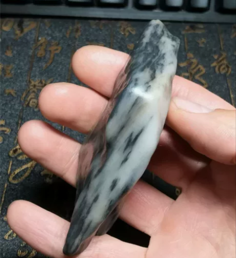 天然戈壁玉青花金丝玉把件摆件镇纸,肉质细腻...