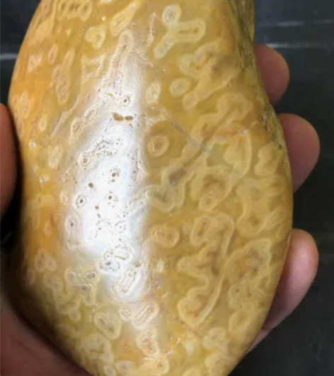 长江蜡石 图案漂亮，手感舒服，可以做镇纸或...