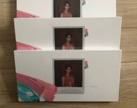 IU正规4辑palette～调色盘 包装有...