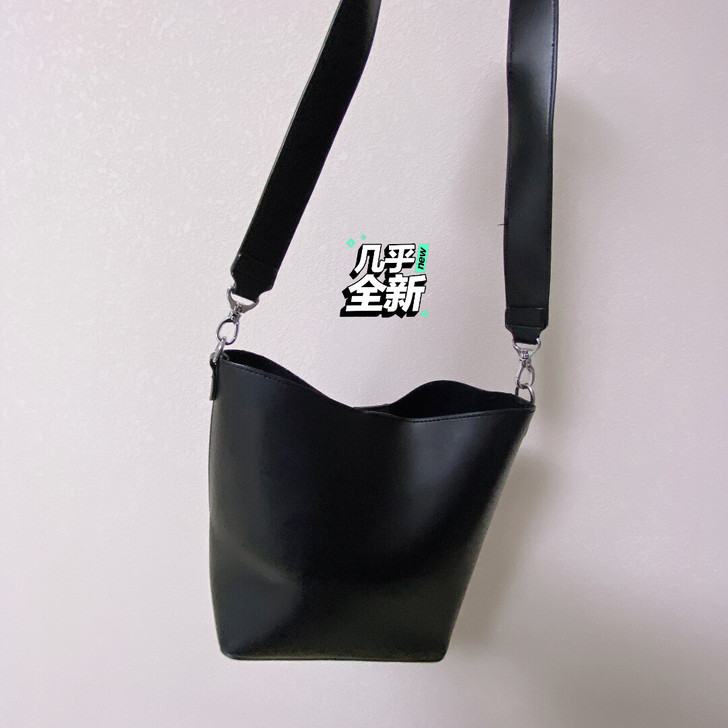 复古单肩斜挎包，赔钱卖，两个肩带，牛皮款，...