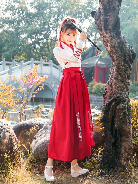 就试穿过一次，挺新的