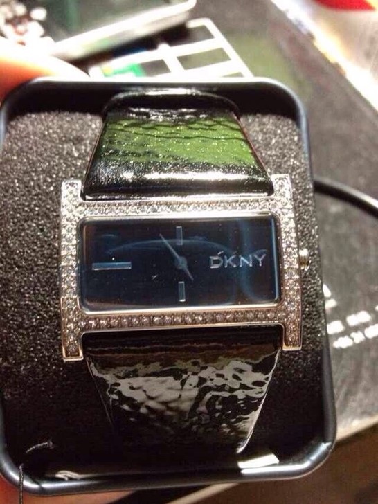 全新有盒正品DKNY手表全新DKNY手表一...