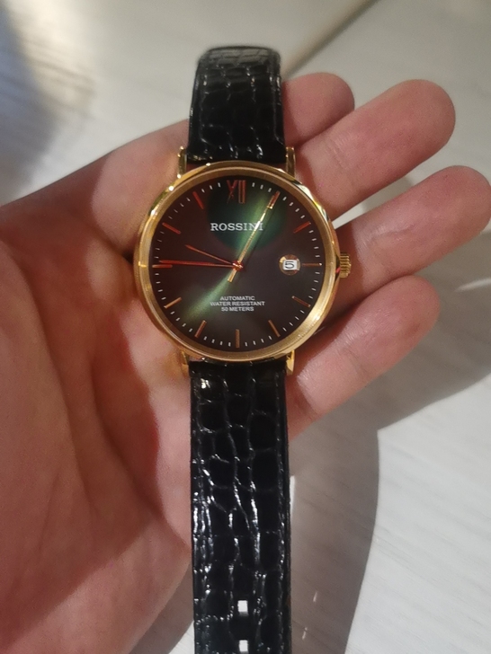 19年实体店买的罗西尼手表，没带几次，当时...