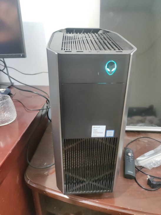 外星人R8水冷主机  原机14999 还有...
