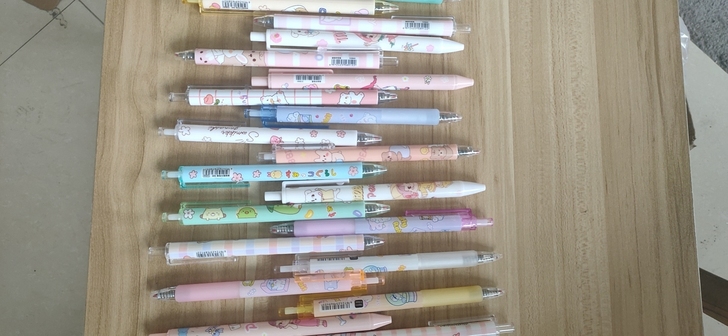 22支卡哇伊按动中性笔，小红书许多博主都有...