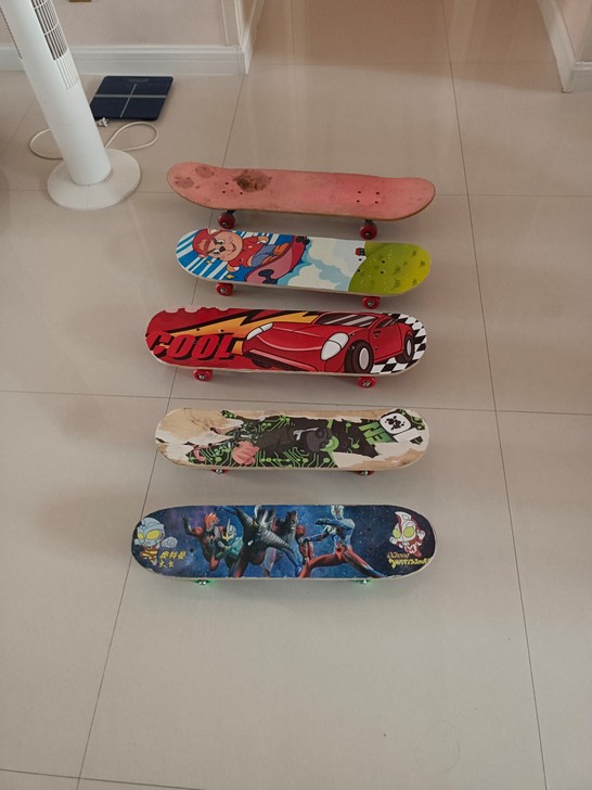 儿童滑板三个规格 小孩子玩的现在大了不玩了...