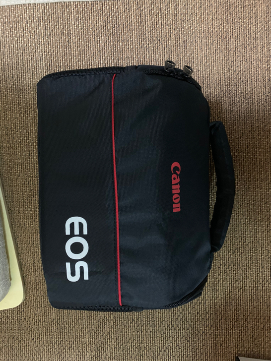 几乎全新的相机包，拆封了，没用过