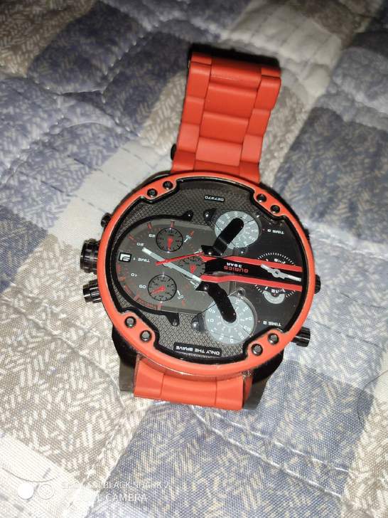 迪赛DZ7370  3600左右 没戴几次...