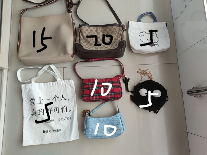 闲置女包,全部便宜处理,价格已经标清,三件...