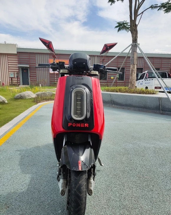 台铃y3高配电动车,前后12寸大轮胎,气压...