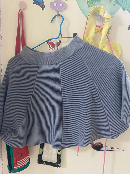 小毛裙,买回来就试了几次。没有穿到过外边。