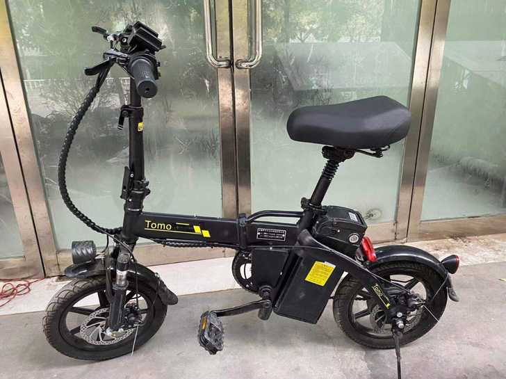 出售小电动车，淘宝买的想跑代驾，车太大了，...