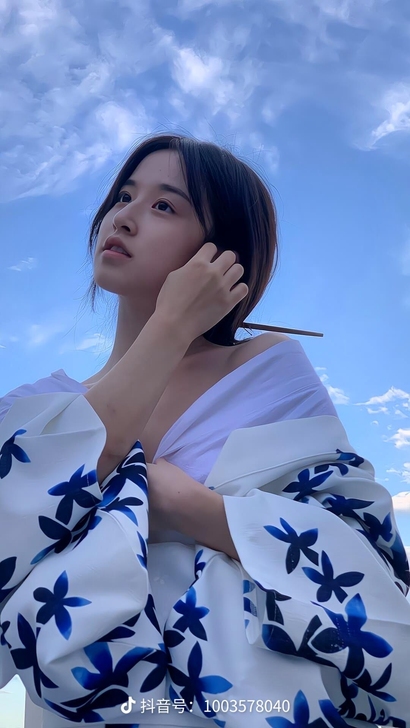 买一个五爪金龙的号，用碎片送也可以