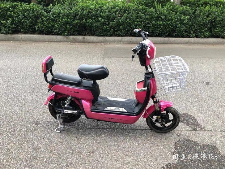 电动车电瓶不错可以骑行40公里左右，车胎是...