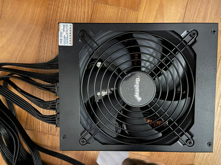 全新电源。鑫谷gp1100g。1000w大...