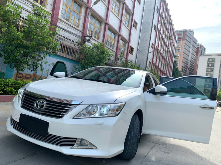 自用车12年凯美瑞珍珠白2.5G豪华导航版...