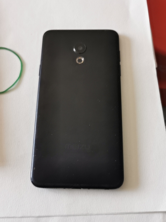 魅族m15青春版,显示屏坏,其它全好