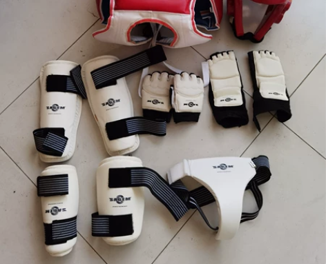 青少年跆拳道全套护具 7层新 孩子5年级用...