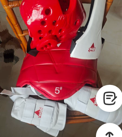 跆拳道6件套护具全新 从教练手中买入198...