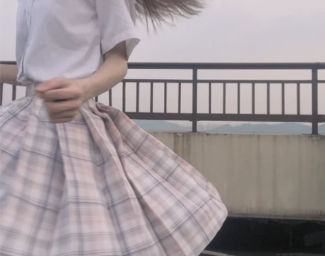 浪漫症候群粉紫jk格裙 感兴趣的话点“我想...