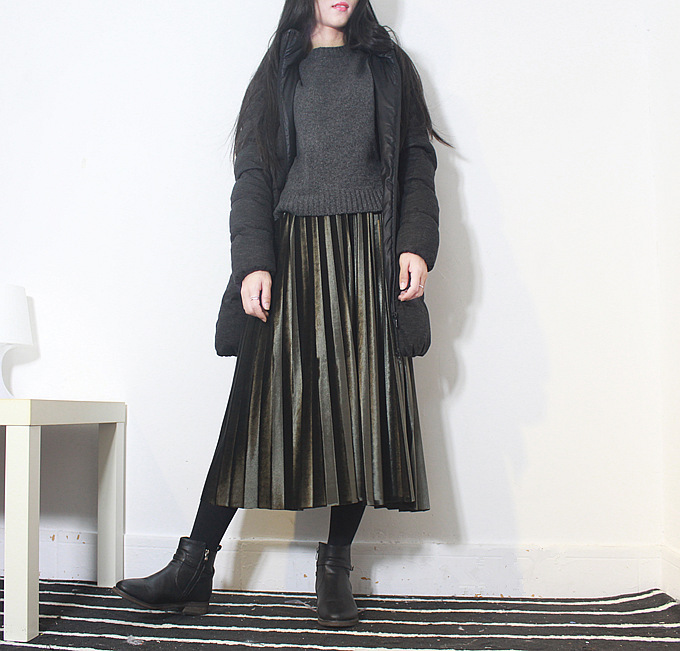 丝绒半身裙秋冬百褶半身长裙女大摆a字学生百...