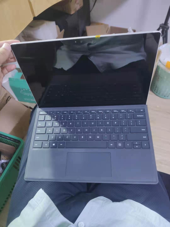 微软Surface Pro 4笔记本电脑