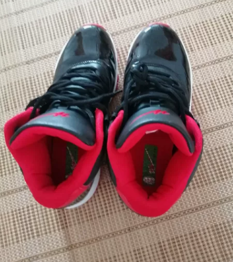 名牌双星运动鞋，男，4Ⅰ码，非常保暖，很防...