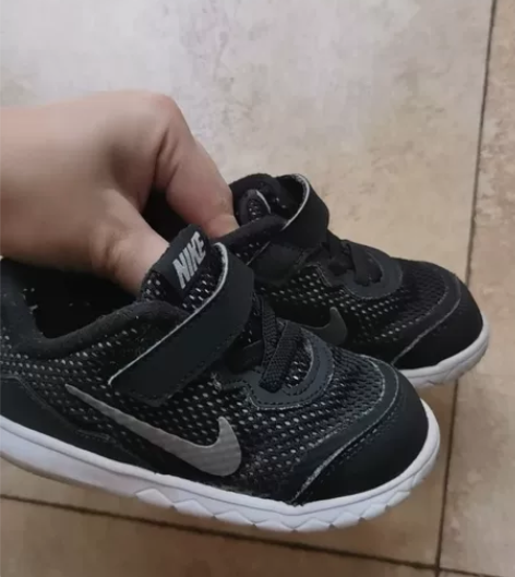 Nike 运动鞋 13cm 感兴趣的话点“...