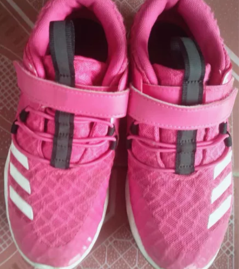 Adidas阿迪童鞋 32码