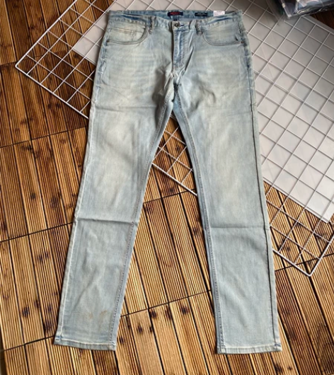 男  正品牛仔裤 38码 面料：53%棉，...