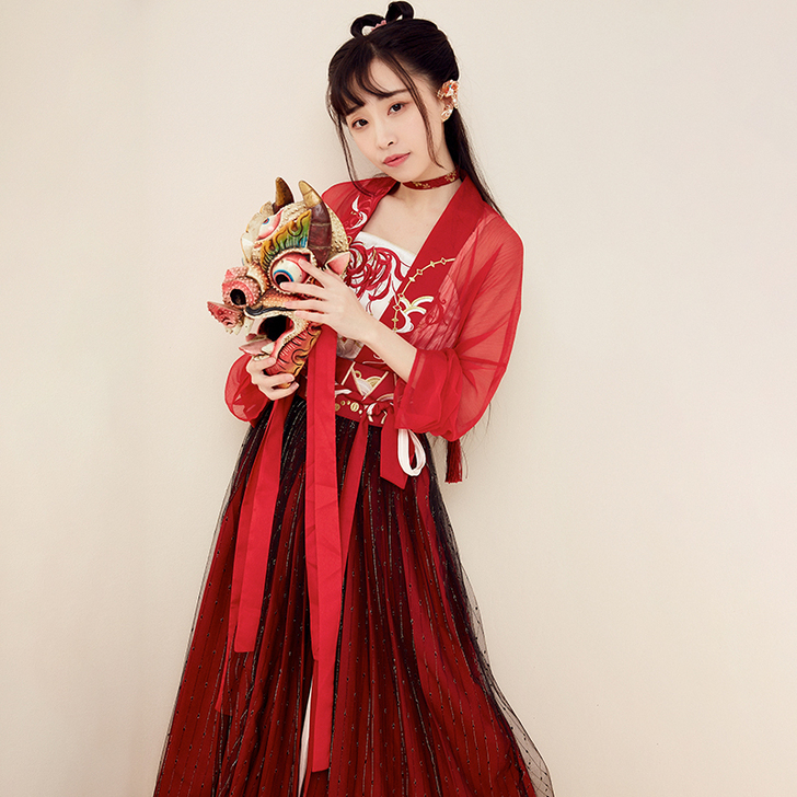 一手红色十三余彼岸花汉服