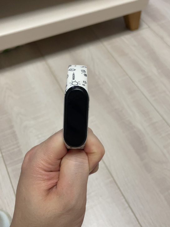 小米手环4，非nfc版，屏幕有一定磨损，8...