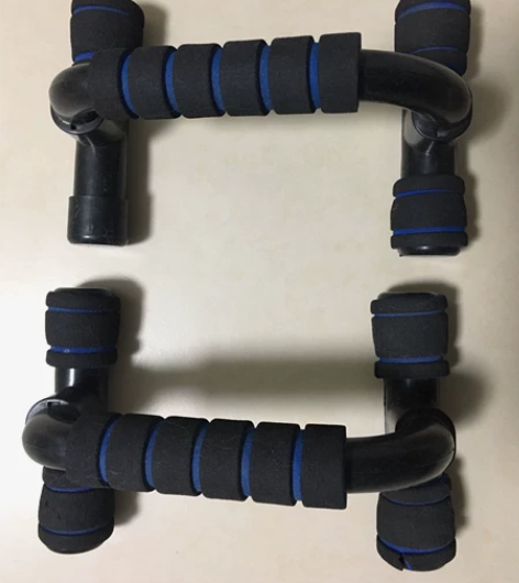 俯卧撑支架 角上的套有损坏（图4）介意勿拍...
