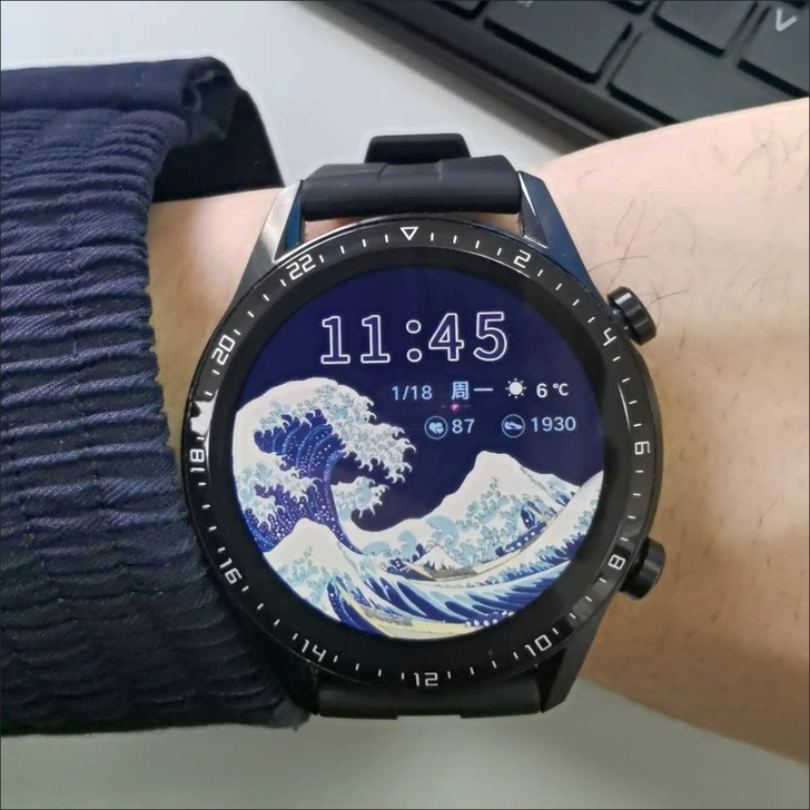 【低价出售】华为手表手机通用多功能太空人运...