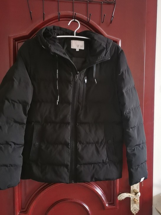 图一二三 男士黑色连帽棉服180码，尺码偏...