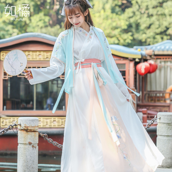 汉服女，中国风仙气，165都能穿。完好，几...