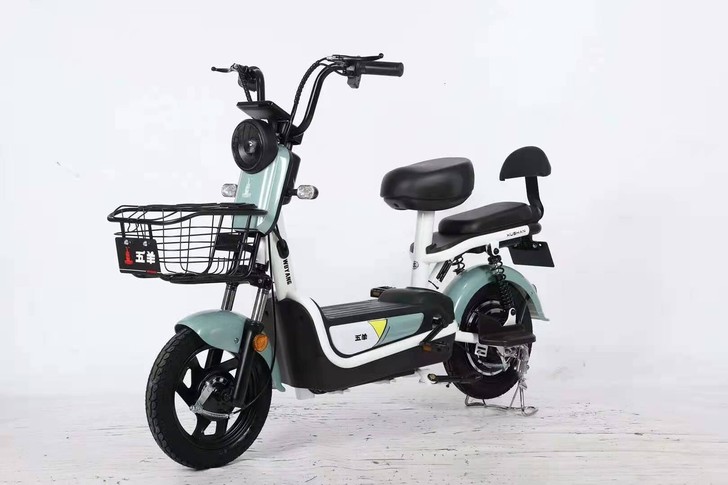 五羊高配电动车1850元。五羊高配时尚款，...