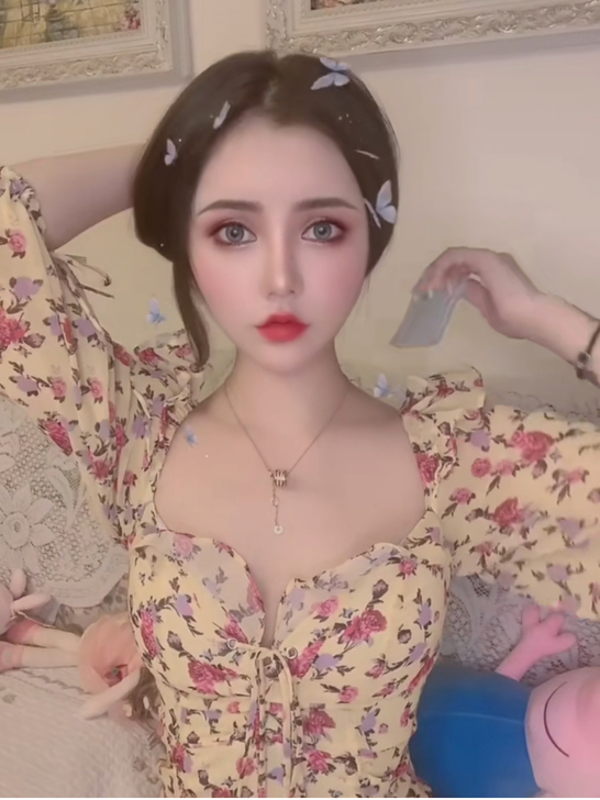 黄色碎花连衣裙 m 码 穿过 需要私聊 都...