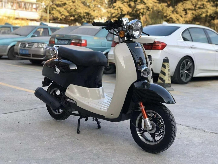 本田复古54期小龟50CC    手续齐全...