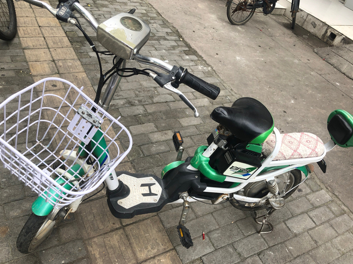 电动车低价处理，追风鸟的，电池能跑50里地...