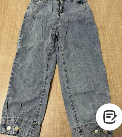 浅色牛仔裤买一送一低价出售，S码，小腿粗的...