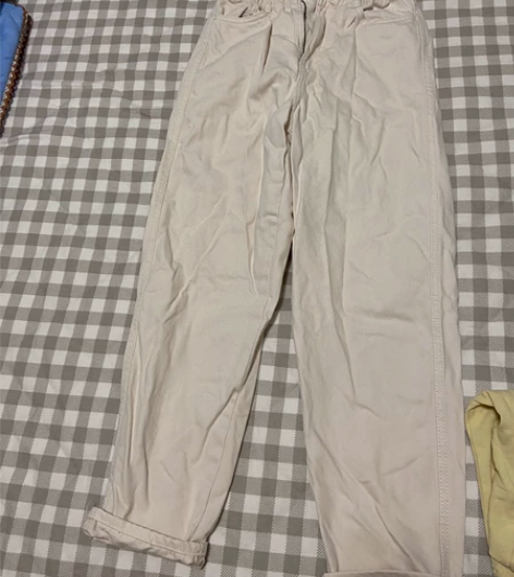 HM牛仔裤M 码 白色   120之内可穿...