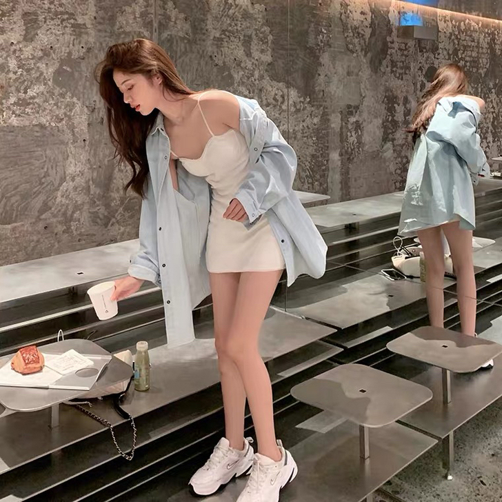 林珊珊胸杯式吊带连衣裙女秋显瘦性感收腰气质...
