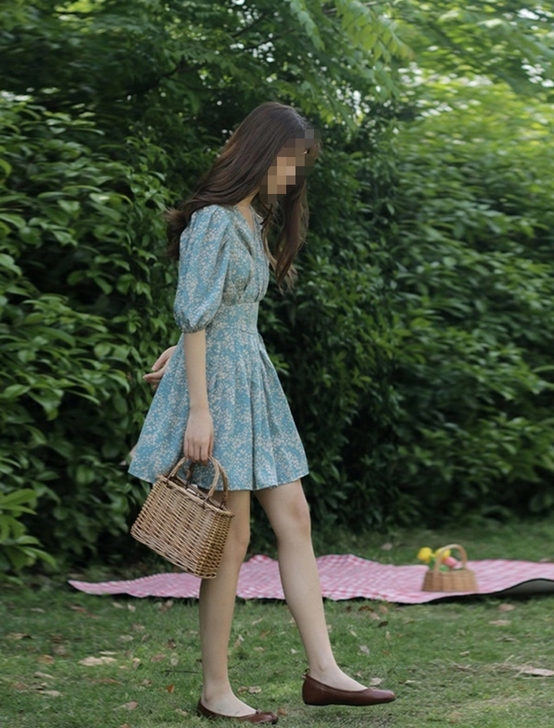 八层新  超级显瘦小清新的连衣裙 拍照超好看