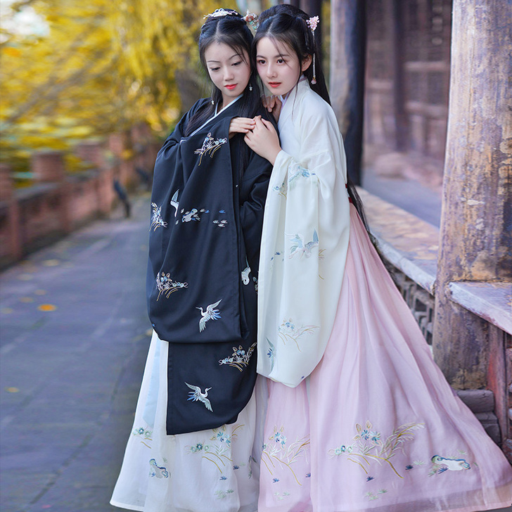 如梦霓裳 汉服全套（原价四百）